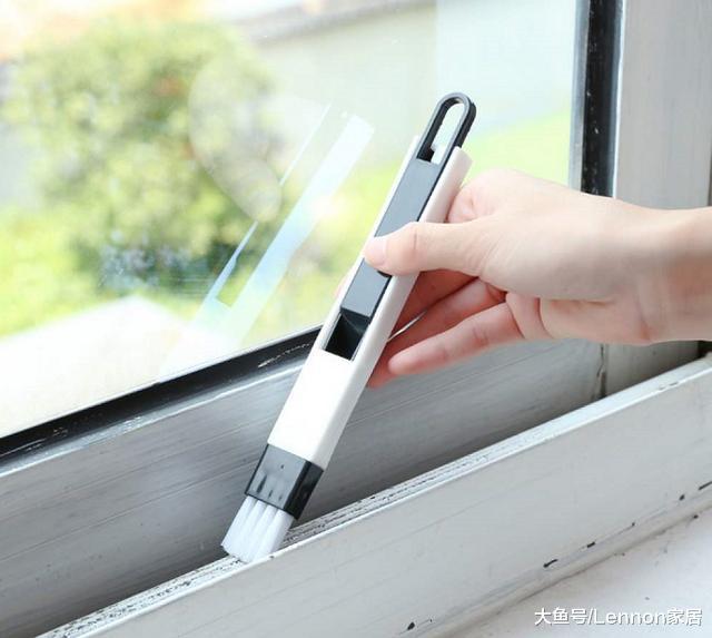 纱窗脏了怎么清洗？试试这5个小妙招，不用拆也能干净如新