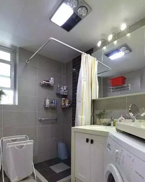 卫生间干湿分离这样装，非常漂亮，洗澡也方便！