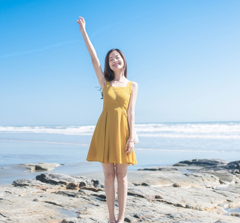 夏季热门的海边连衣裙，让你成为最吸睛美女
