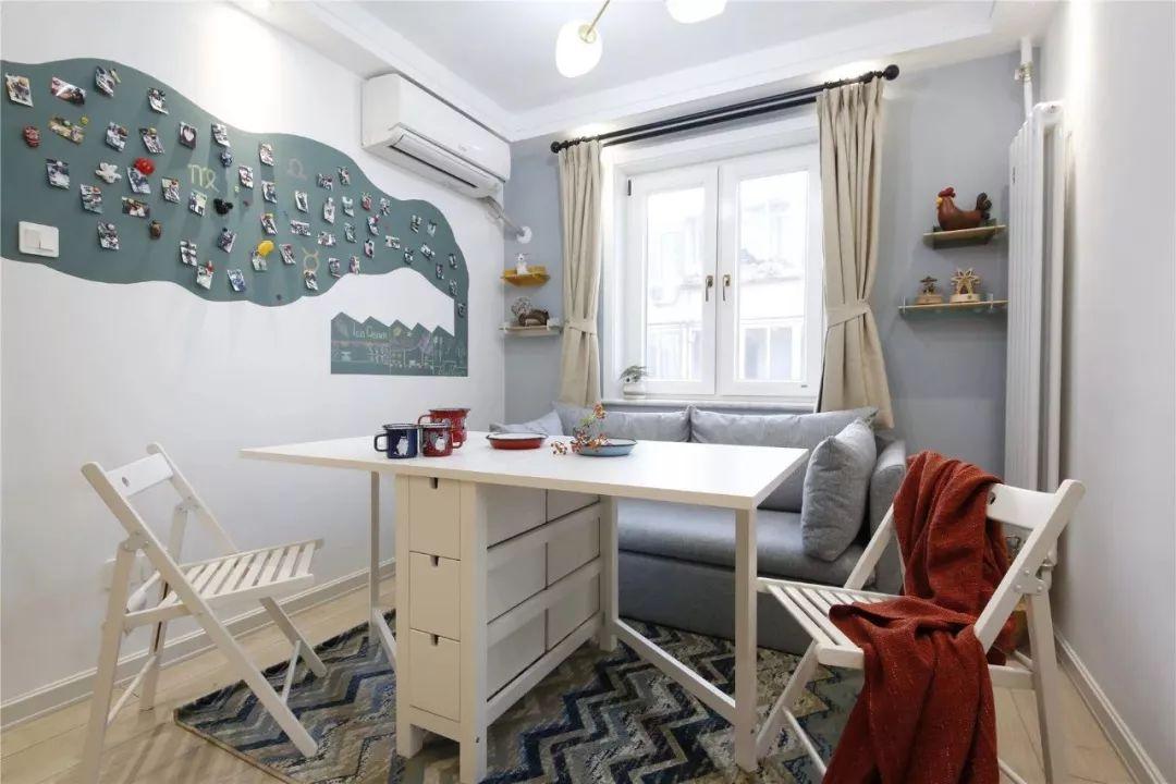 简约小户型三居室装修案例，超喜欢带阳台的主卧设计！