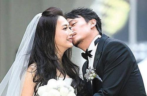 他4年败光7亿,52岁与女助理恋爱生女,今年继续生儿子!