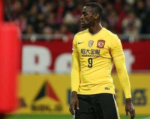 恒大终于甩掉这个高薪包袱！昔日球队金靴级引援已正式离队转会