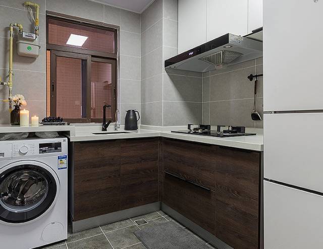 家里洗衣机不要摆在厨房了，听内行人说出原因，后悔知道晚了