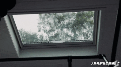 一对情侣在山上自建一栋20㎡小黑屋，两室一厅还带小院，羡煞旁人！
