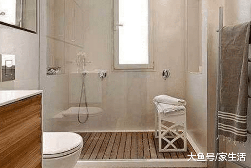 卫生间淋浴房不要铺瓷砖了，回家用这种材料，排水又快又干