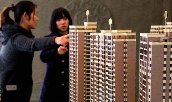 房龄超过20年，银行不给贷款，房子流动性越来越差