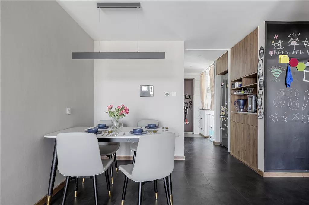 100㎡现代简约，细致的设计，精致方便好实用