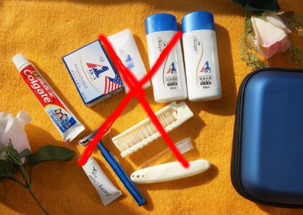 浴室瓶瓶罐罐还堆成山? 太蠢! 学广东人这样收纳, 整洁干净不占地