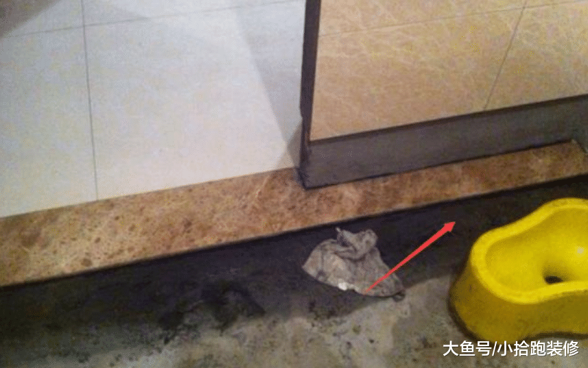 請師傅幫忙定制門檻石，可看到鄰居家后，才發現他很不專業