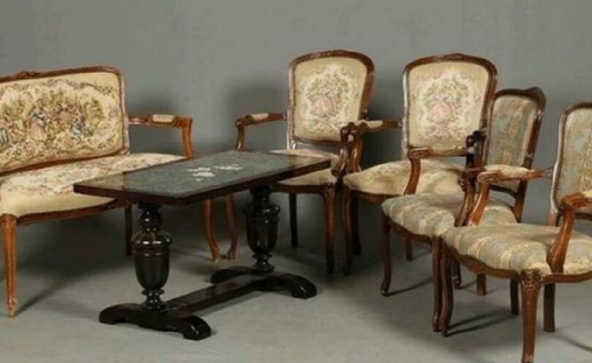 晒晒汪涵住的豪宅，家里桌椅都是定制的，每一张造价都很昂贵