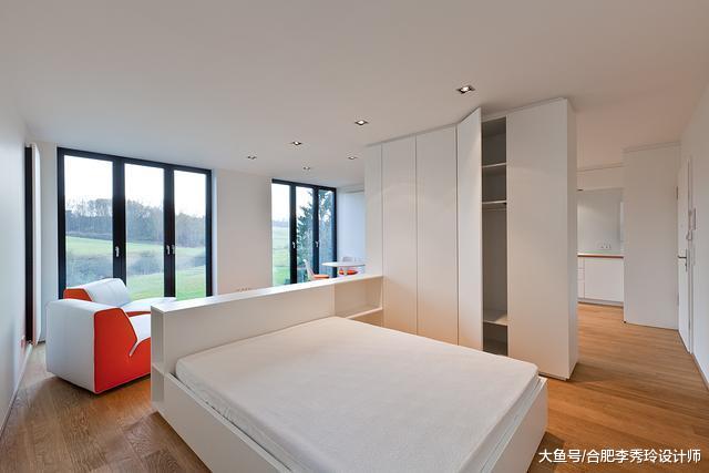 浴缸当床头, 2楼装玻璃楼板却不放家具, 这138平三层复式果然特别!