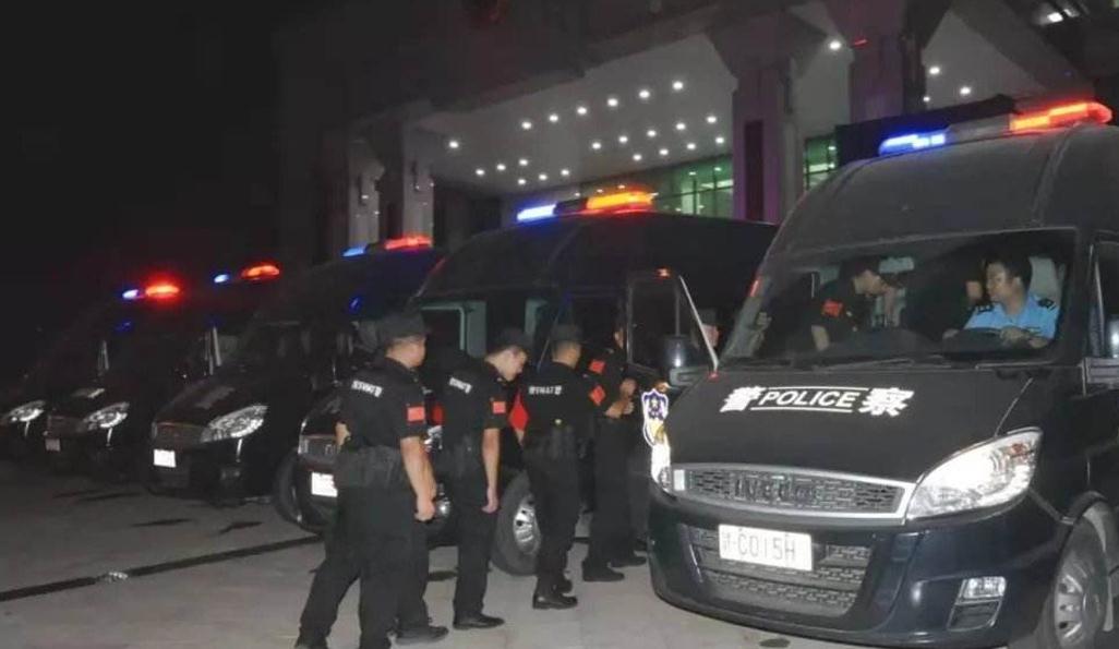 一泡尿，村霸将自己送入地狱