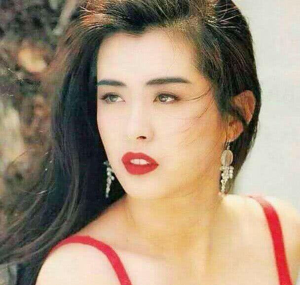 十大最美"香港女星",王祖贤垫底,赵雅芝第2,第一美到窒息.