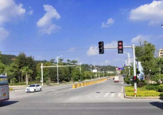 左转是红灯到底能不能掉头？分两种情况，走错了直接扣６分