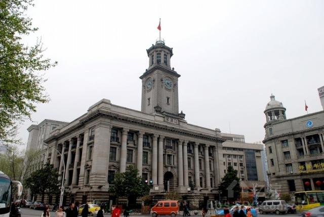 江汉路一大型商业陷尴尬境地，大量商铺空置