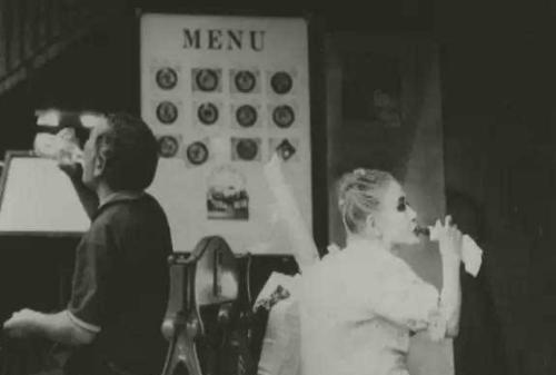 24岁误入风尘，60年间看过不少男人，却永远得不到一个爱她的男人