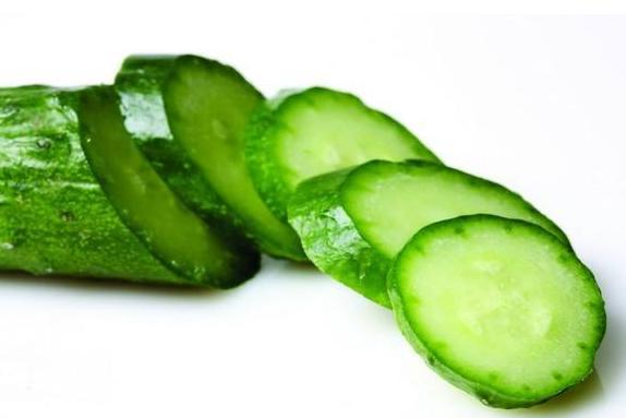 这9种不起眼的食物，能给狗狗治病，堪比“宠物医生”！