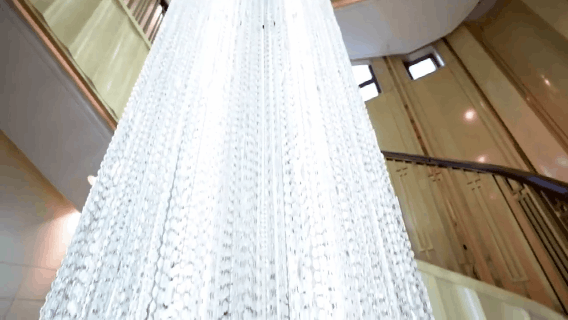 这套2.2亿豪宅火了！保洁费10万，卧室堪比二环一套房，千万网友：看完我膨胀了！