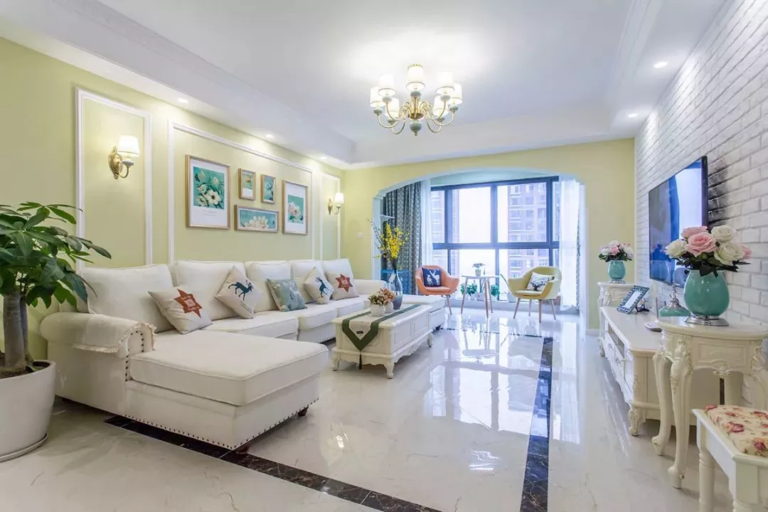 125平米的新房，全屋淡绿色墙面加白色点缀，效果别具一格！