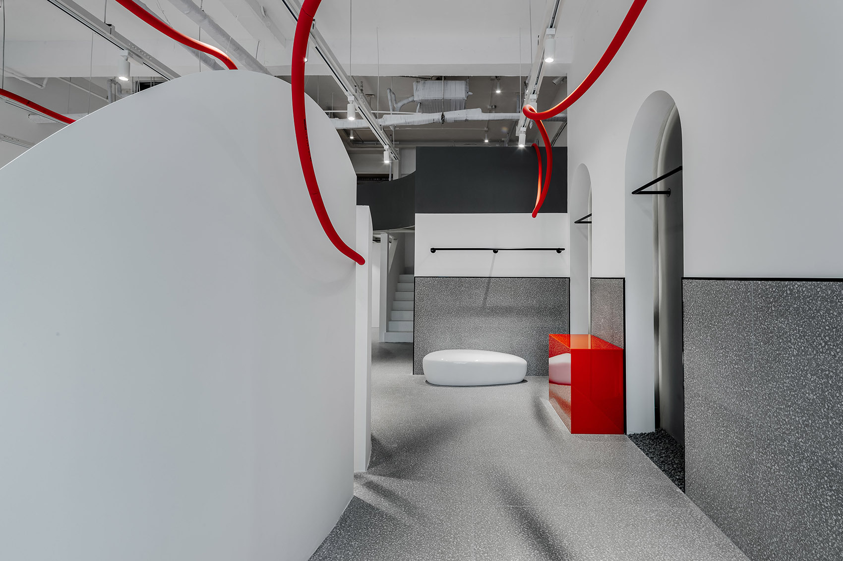 苏州简约服装店设计，灰色雅致感打造独一无二的低调空间！