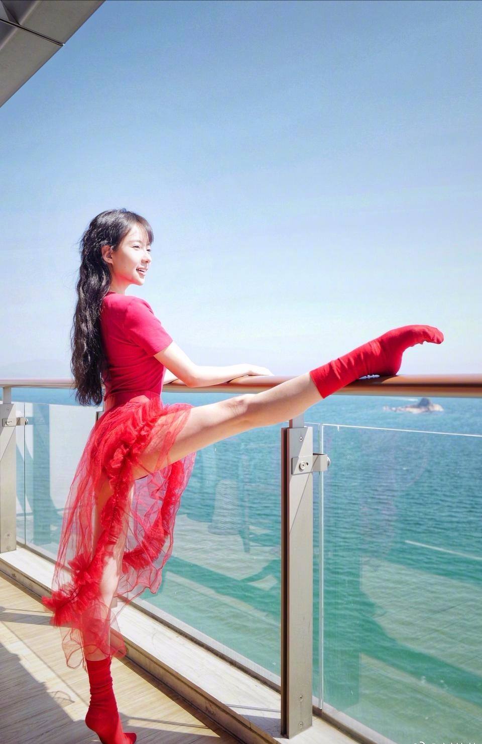 今开启"野蛮式发育",变身磨人的小妖精