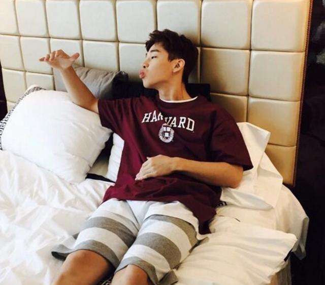 参观刘宪华住的豪宅，房子位于多伦多市，3层别墅真霸气