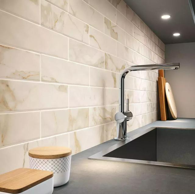 装修贴砖不能急，美缝细节别儿戏