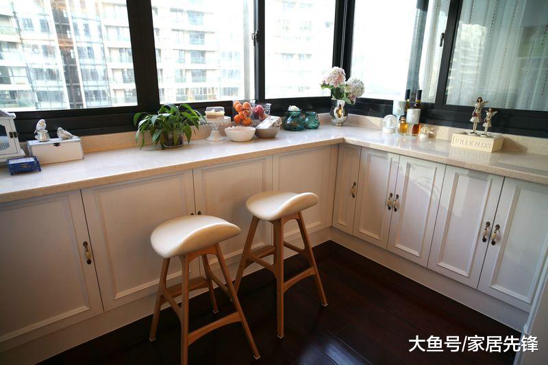 阳台装修别再装吊柜了，越来越多人这样设计，既美观又实用