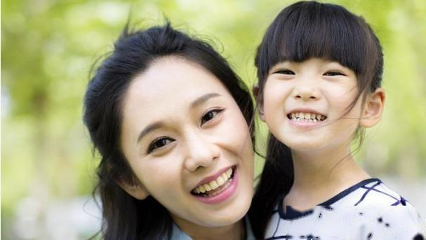 13岁女孩半夜房间传来“嗯哼”声，妈妈的做法绝了，挽救孩子一生