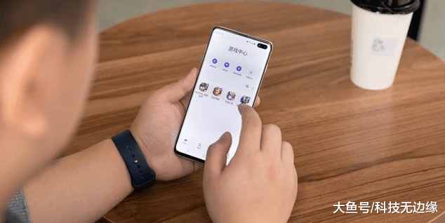 8月份个性彰显高颜值热门机型，这4款手机“外貌协会”最好的选择