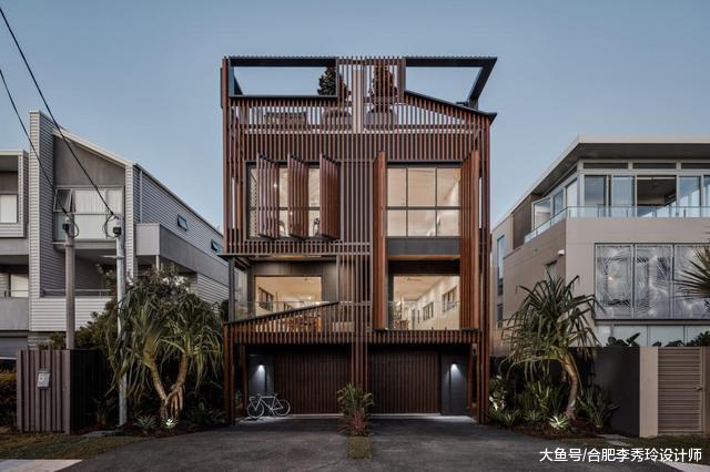 200㎡独栋三层小楼，阳台敲掉改砌游泳池，国内业主：敢想不敢做