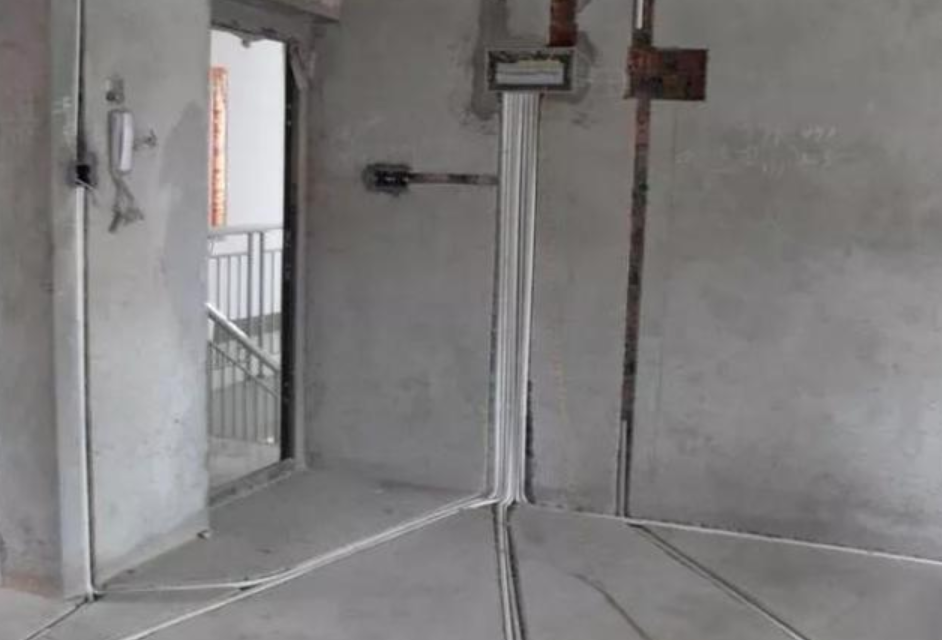 水电施工，花150块一天请学徒工来做，完工后业主开心坏了