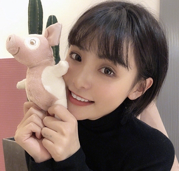 能把牙科医院整的没生意的慕斯，堪称是美牙界的一姐，网友跪服