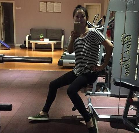 晒晒张卫健住的豪宅，餐桌上都是青菜豆腐，生活中伙食太素了吧