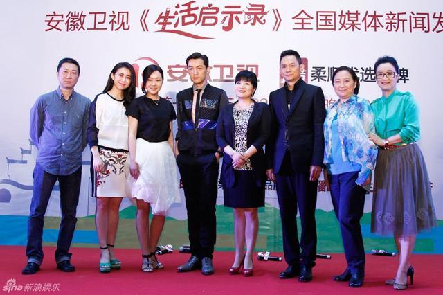 为什么男星都不喜欢和胡歌合照？看以下这些照片以后直接秒懂