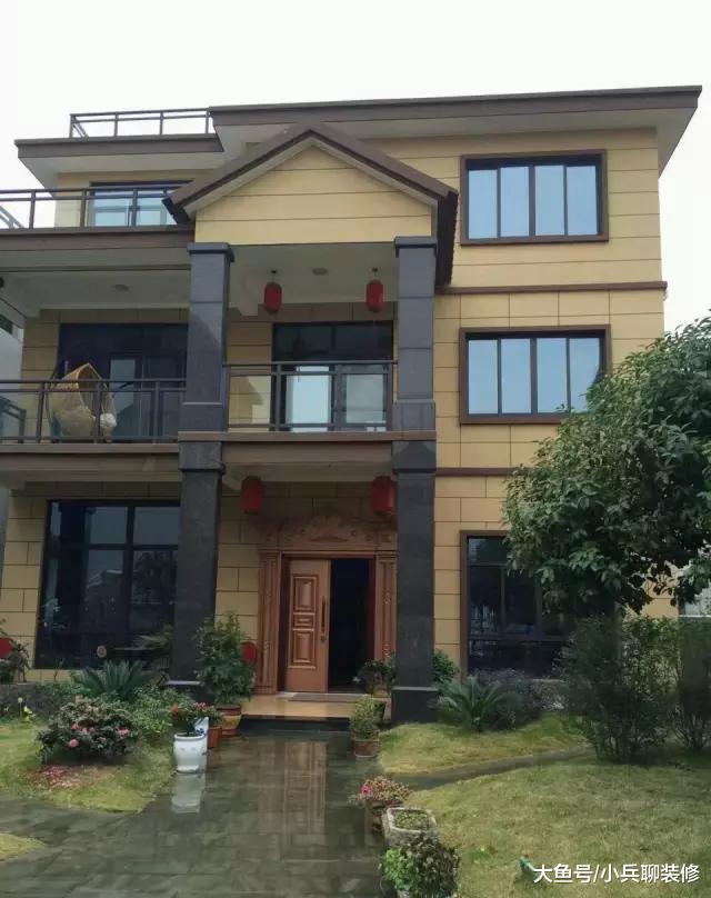农村小伙晒96万自建房，带流水花园如千万别墅，但装修不敢恭维！