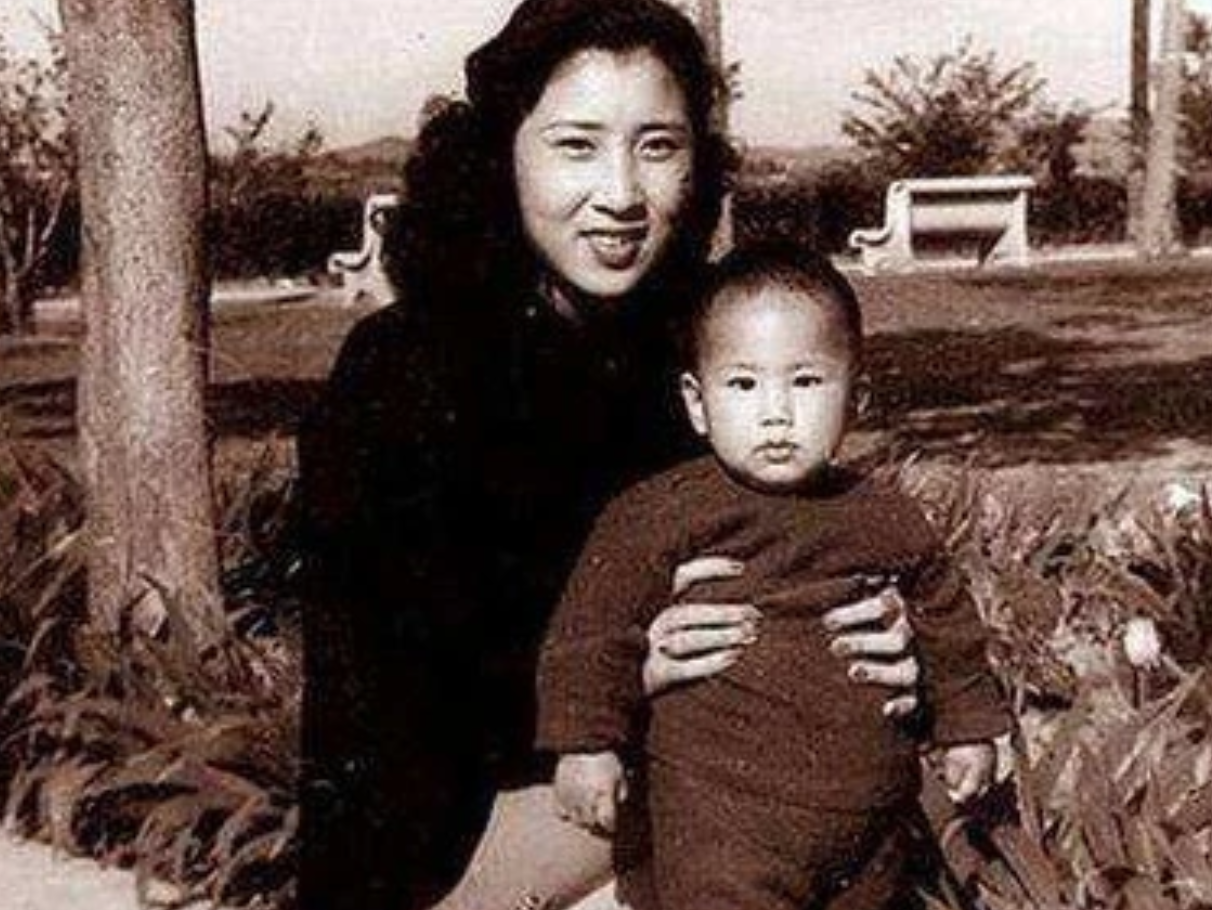 19岁嫁大25岁丈夫，仅2年丈夫去世，因丈夫太完美守寡72年