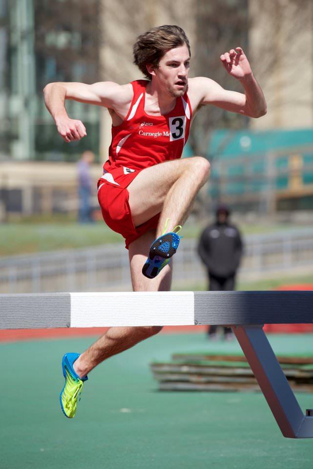 初学者体育摄影技巧, 以提高您的照片质量并帮助您在游戏和活动中拍摄更好的动作图片