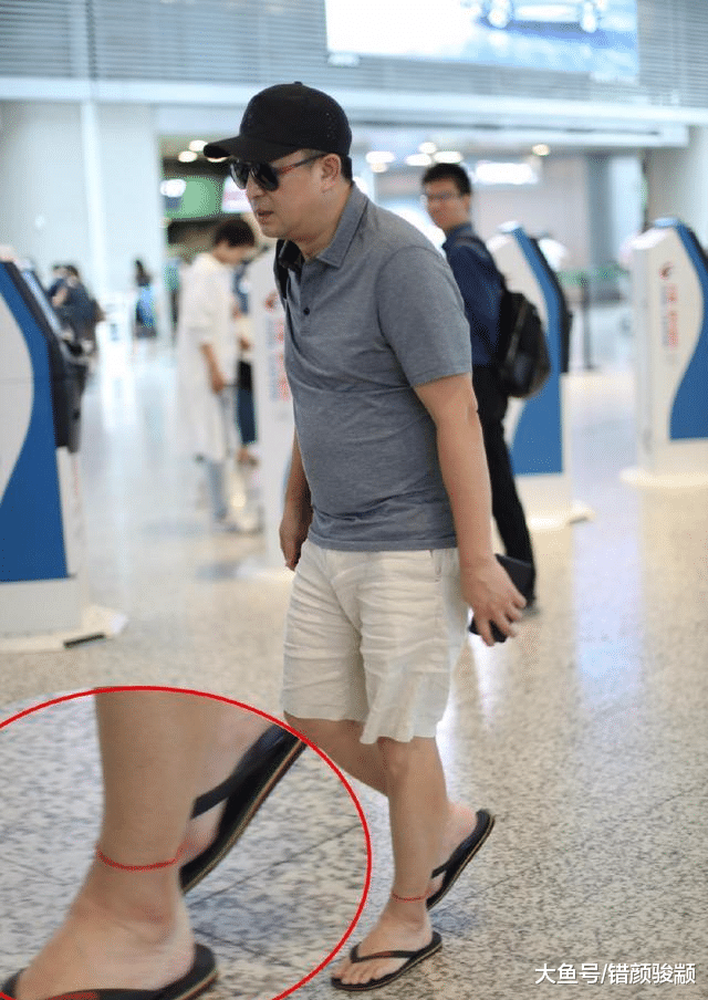 為什么女生喜歡在腳腕或腰間系一根紅繩？原因令人心疼
