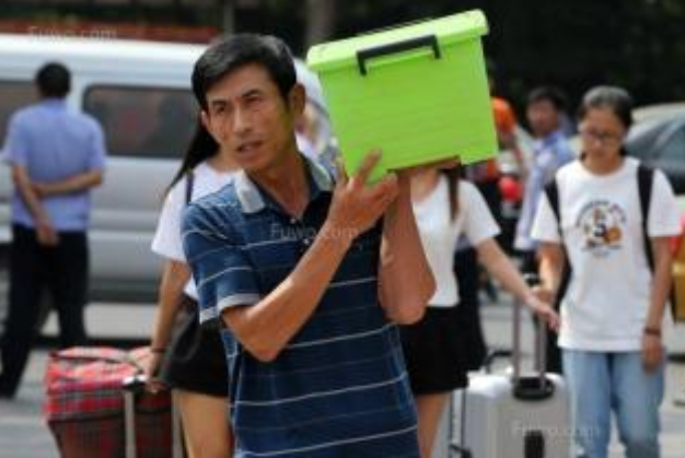 把学位房做成“地下生意”，18万买一张纸，这届家长多精明？