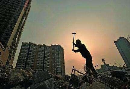 楼市出现逆转！曹德旺的“忠告”要成真，这3类人要有“大麻烦”