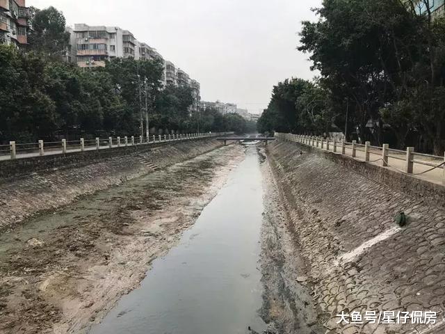 天啊撸! 旧小区民建房环绕的白云楼盘, 却能卖到6万/平?