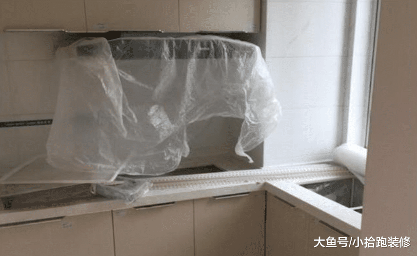 近3萬塊定制的櫥柜，出現縫隙問題后，師傅卻說只能怪我自己