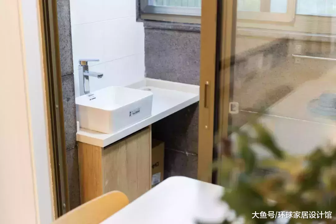 二手房改造, 89㎡北欧两居室, 客厅一整面柜子好给力!