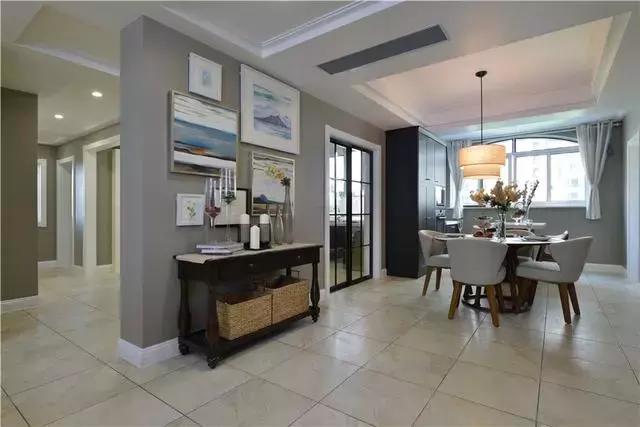 142平大户型现代美式四居室，过道不仅做衣帽间，还做了书房