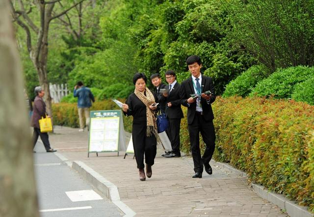 为何国家不鼓励降房价，却大力发展租房市场，释放什么信号？