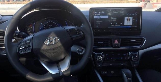 新年伊始花16万买辆现代菲斯塔，车主直呼运动的中国红更有年味