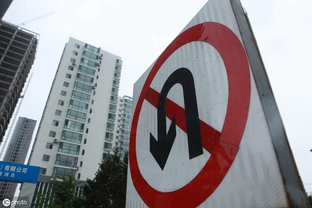 2019年楼市脱缰，房价断崖式下跌，炒房客欲哭无泪