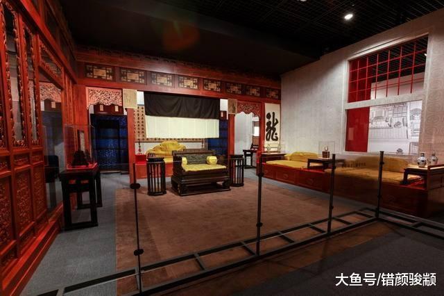 清朝皇帝居住的養心殿，為什么如此陰冷潮濕，打開地磚后恍然大悟