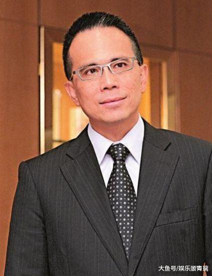 李嘉诚合理分配2170亿家产, 1位女友2个儿子7名孙子全部满意!